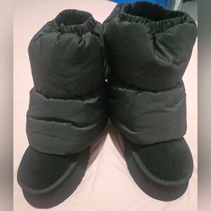 Uggs Platform Boots NWOB Hence Discounted Price Sold Out